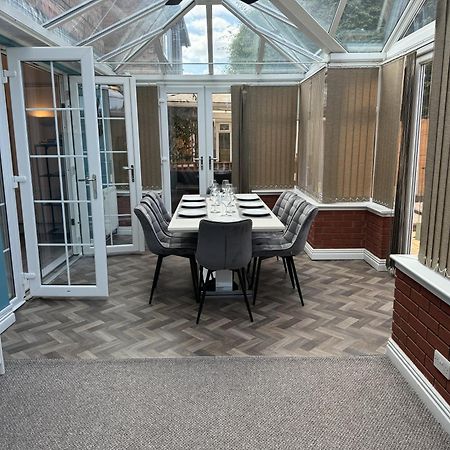Huge 9 Bed Property Sleeps 17, Near Nec, City Centre, Hs2 Birmingham Exterior foto