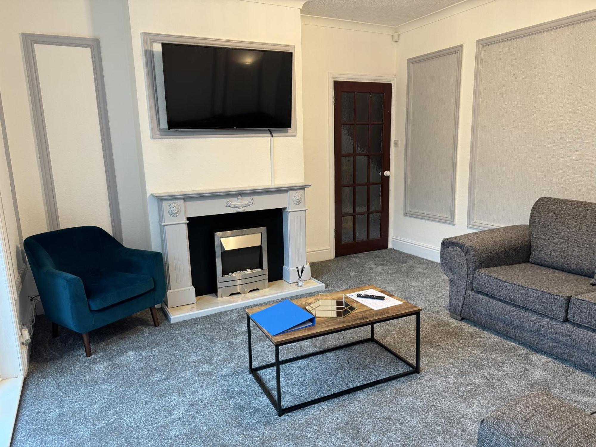 Huge 9 Bed Property Sleeps 17, Near Nec, City Centre, Hs2 Birmingham Exterior foto
