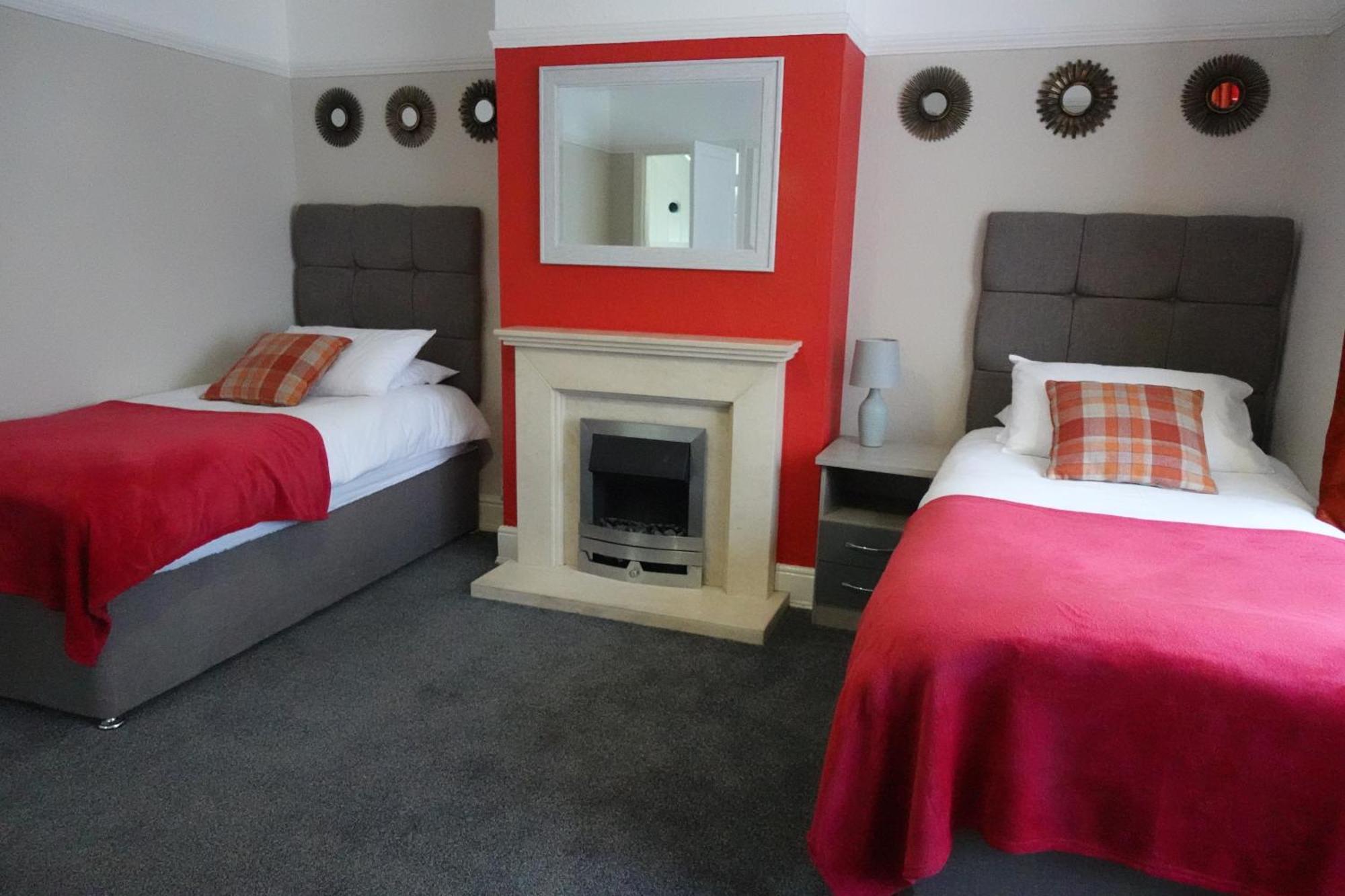 Huge 9 Bed Property Sleeps 17, Near Nec, City Centre, Hs2 Birmingham Exterior foto