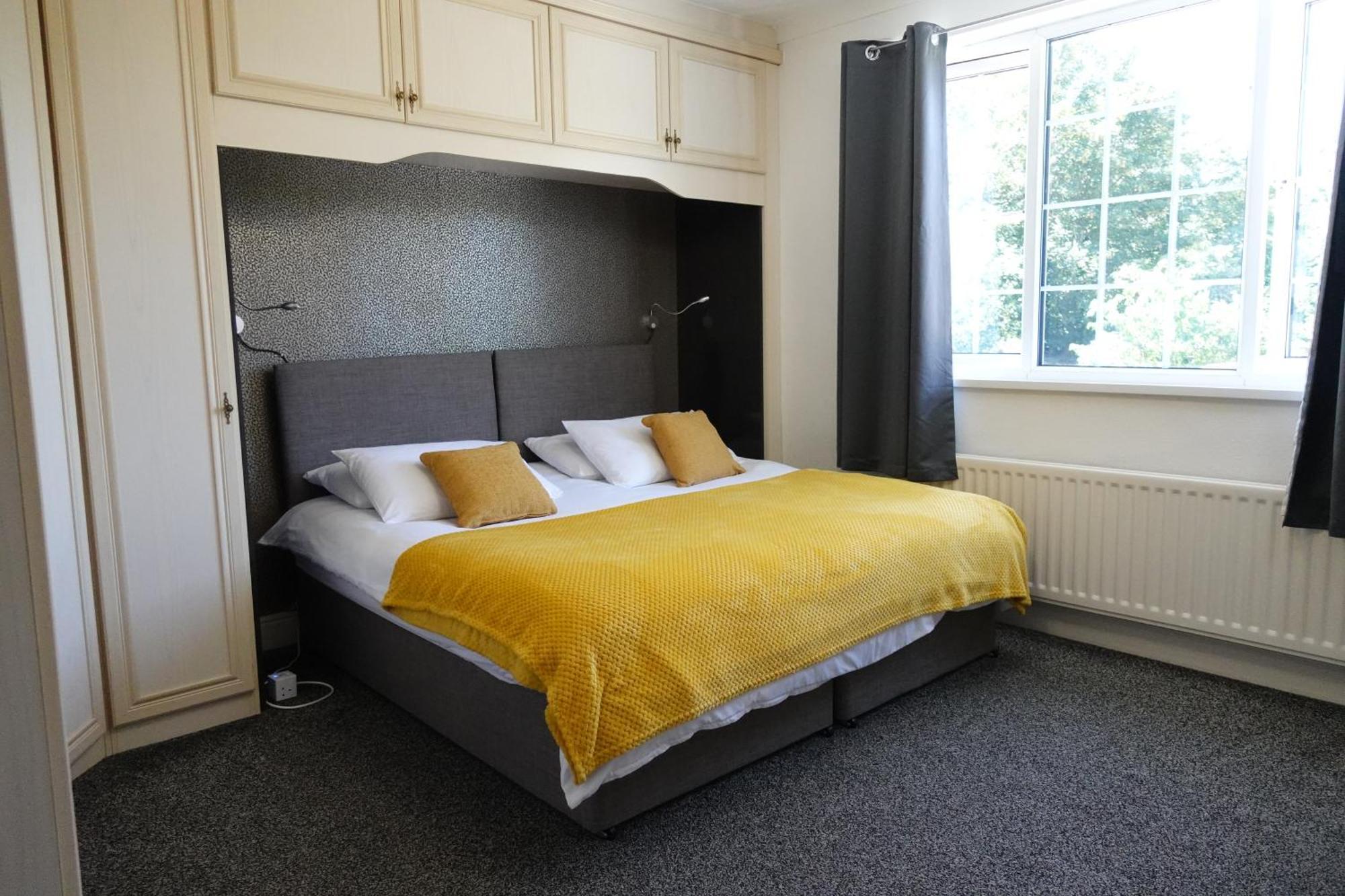 Huge 9 Bed Property Sleeps 17, Near Nec, City Centre, Hs2 Birmingham Exterior foto