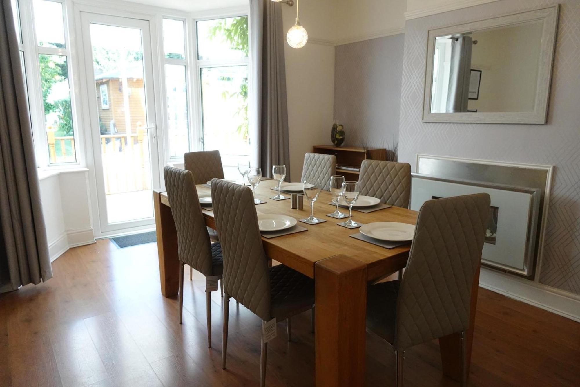 Huge 9 Bed Property Sleeps 17, Near Nec, City Centre, Hs2 Birmingham Exterior foto