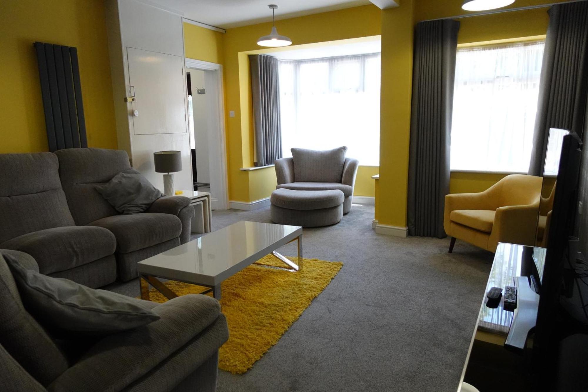 Huge 9 Bed Property Sleeps 17, Near Nec, City Centre, Hs2 Birmingham Exterior foto