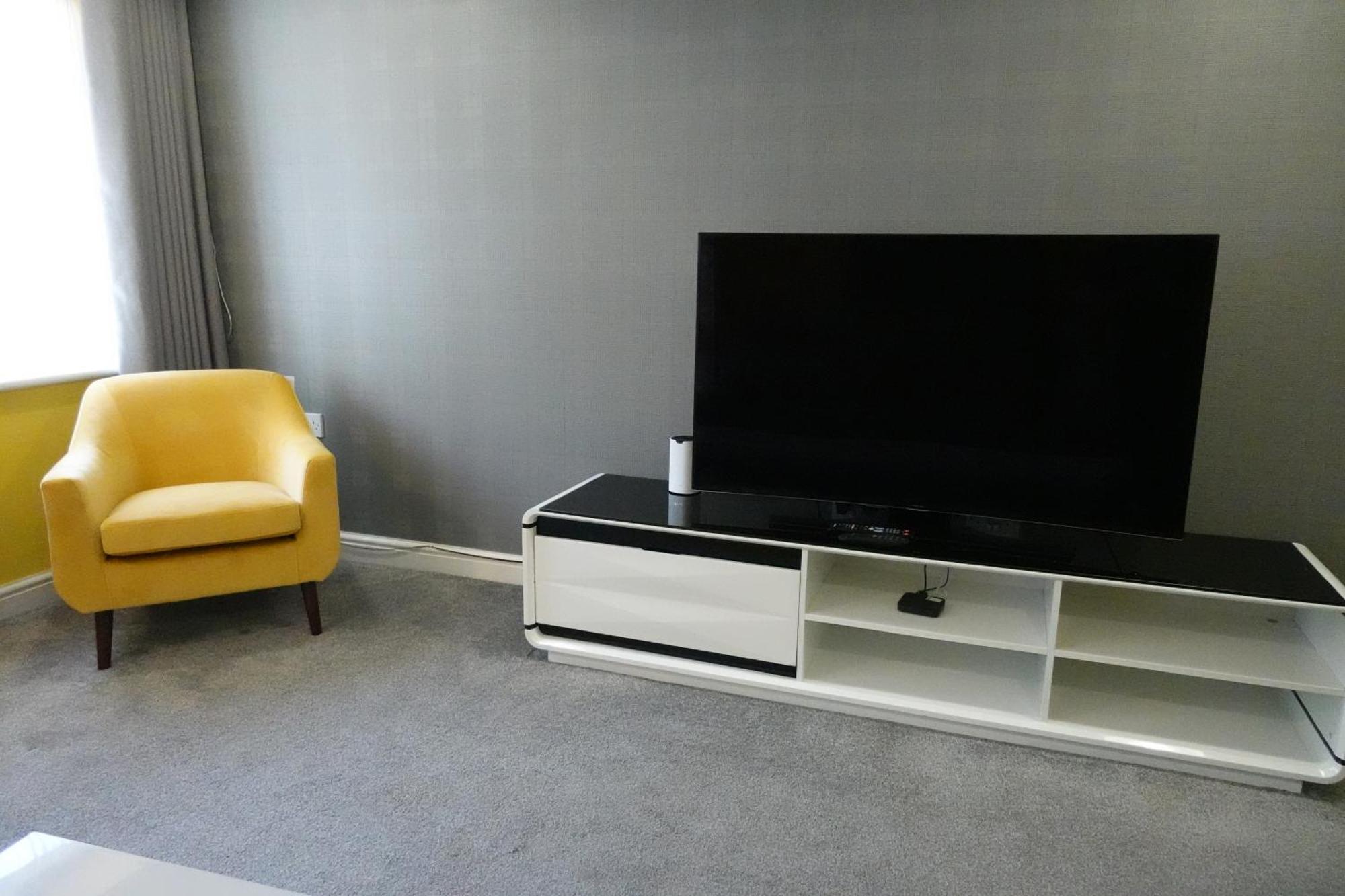 Huge 9 Bed Property Sleeps 17, Near Nec, City Centre, Hs2 Birmingham Exterior foto